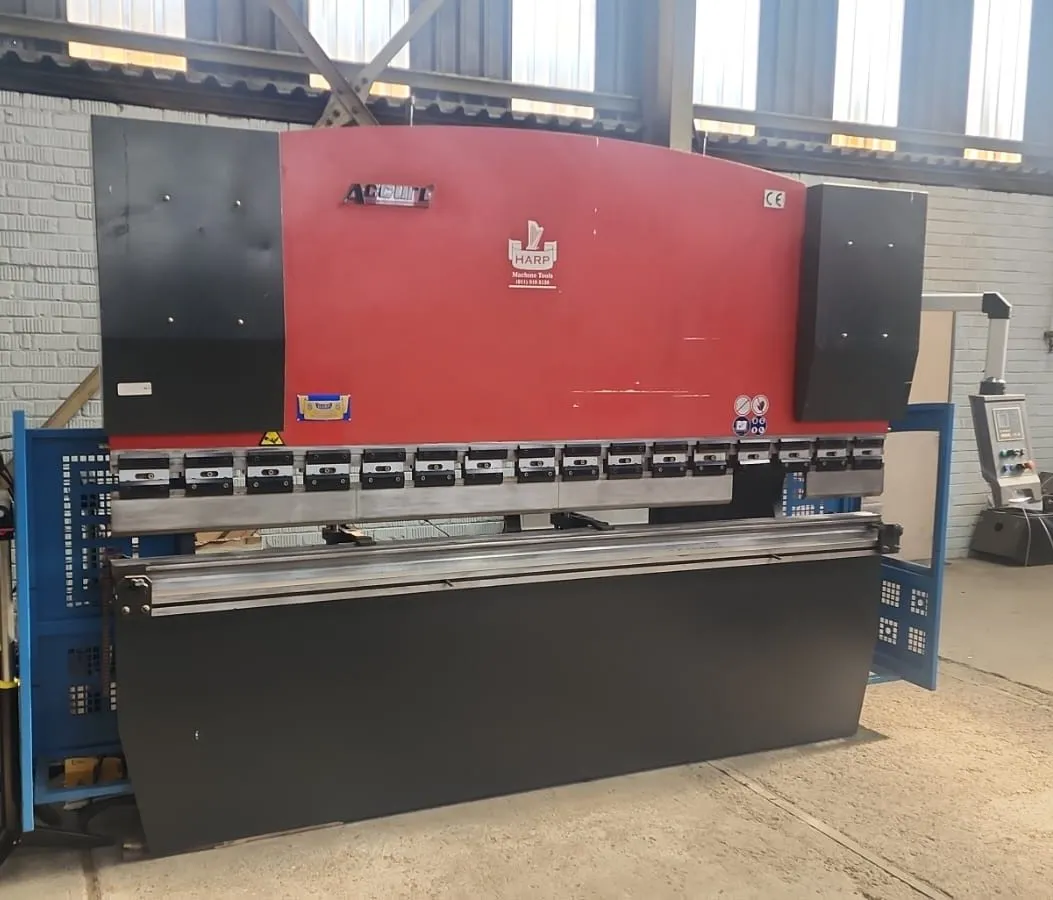 Accurl 125Ton x 3200mm Hydraulic Press brake with E21 control
